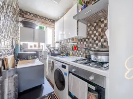 Hastings Close, Barnet thumb 3