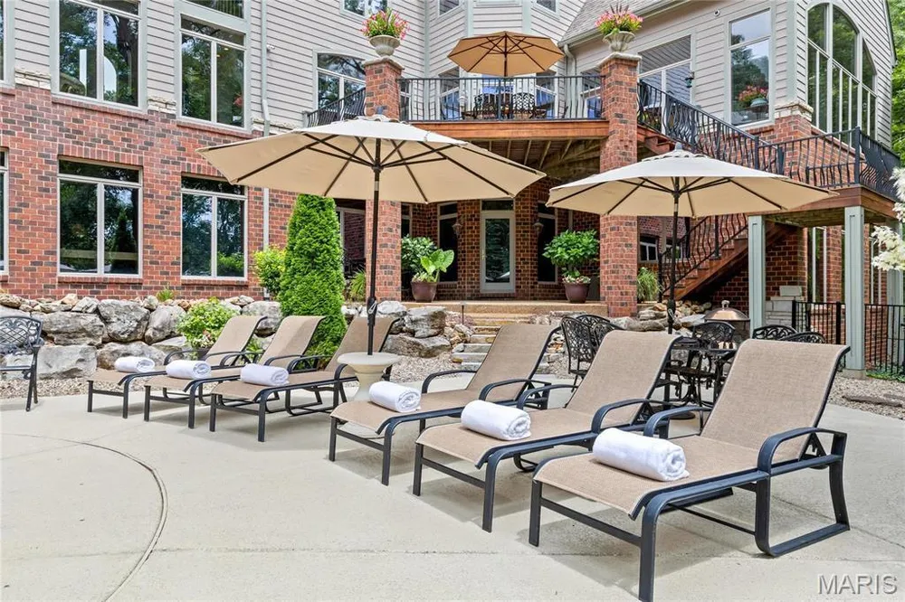 4 Upper Whitmoor Dr, Weldon Spring, MO 63304