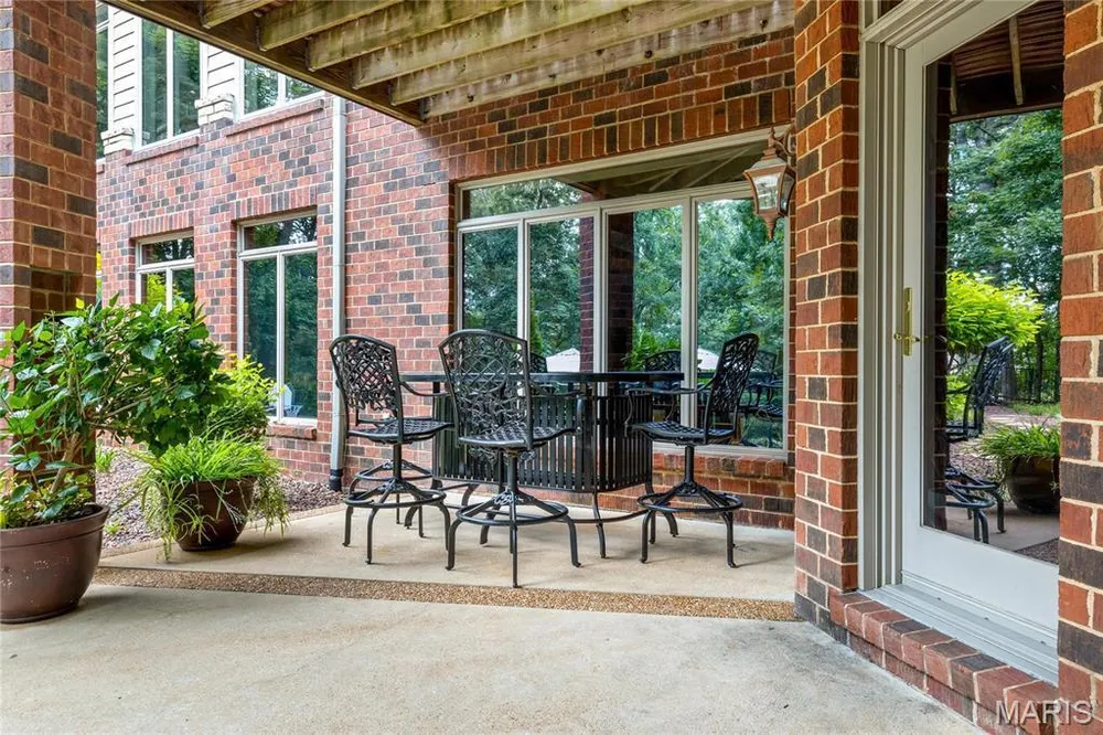 4 Upper Whitmoor Dr, Weldon Spring, MO 63304