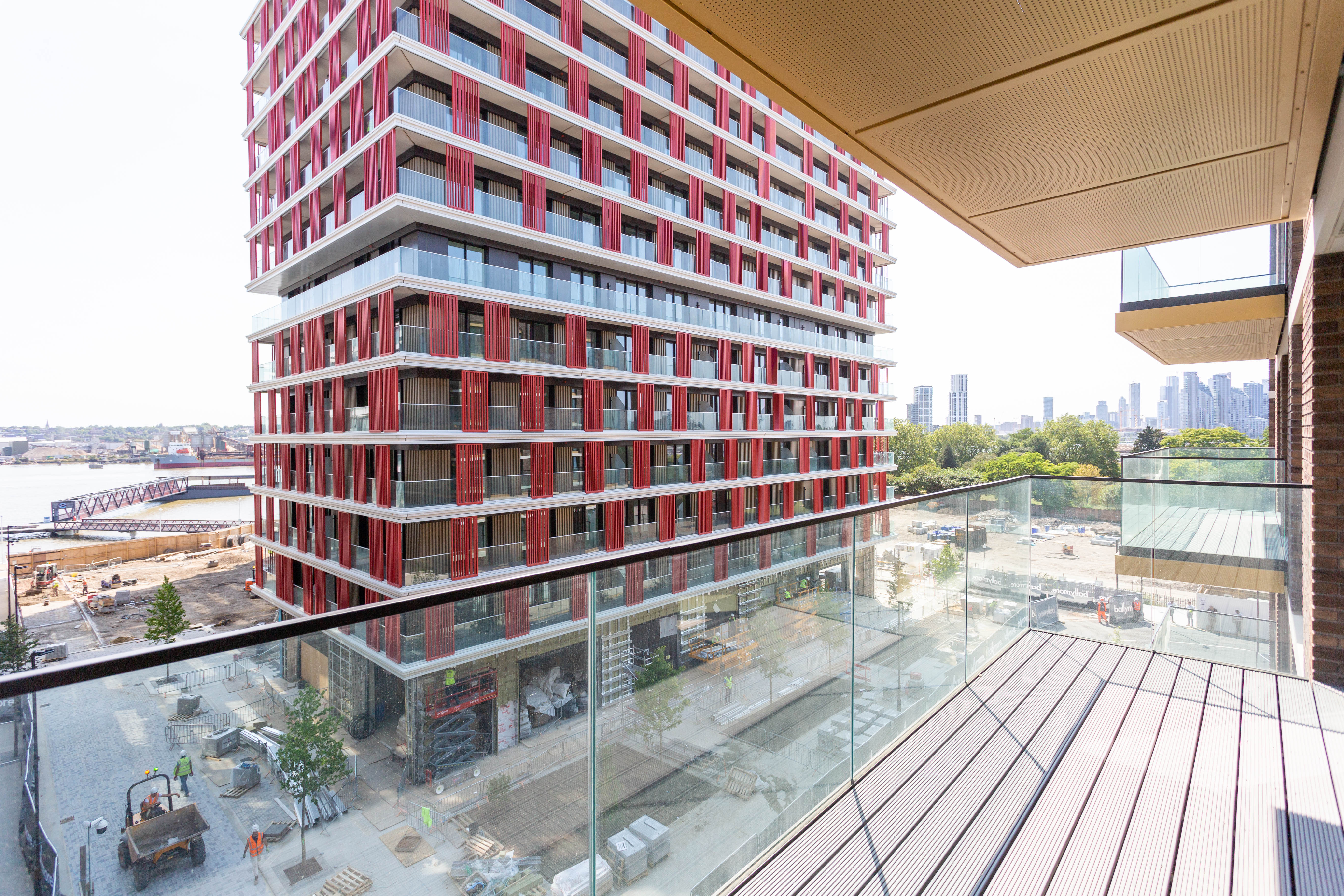 40 Royal Crest Avenue, London, Greater London, E16 Image 4