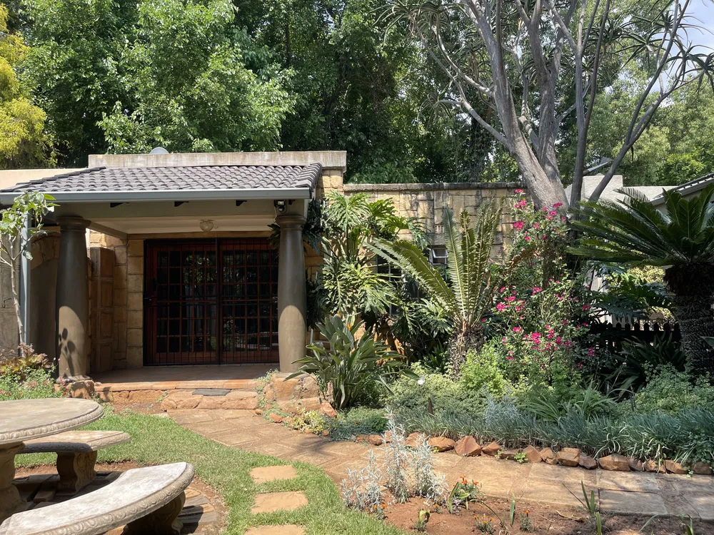 South Africa, North West, Meerhof, Deneys Reitz Road, 9