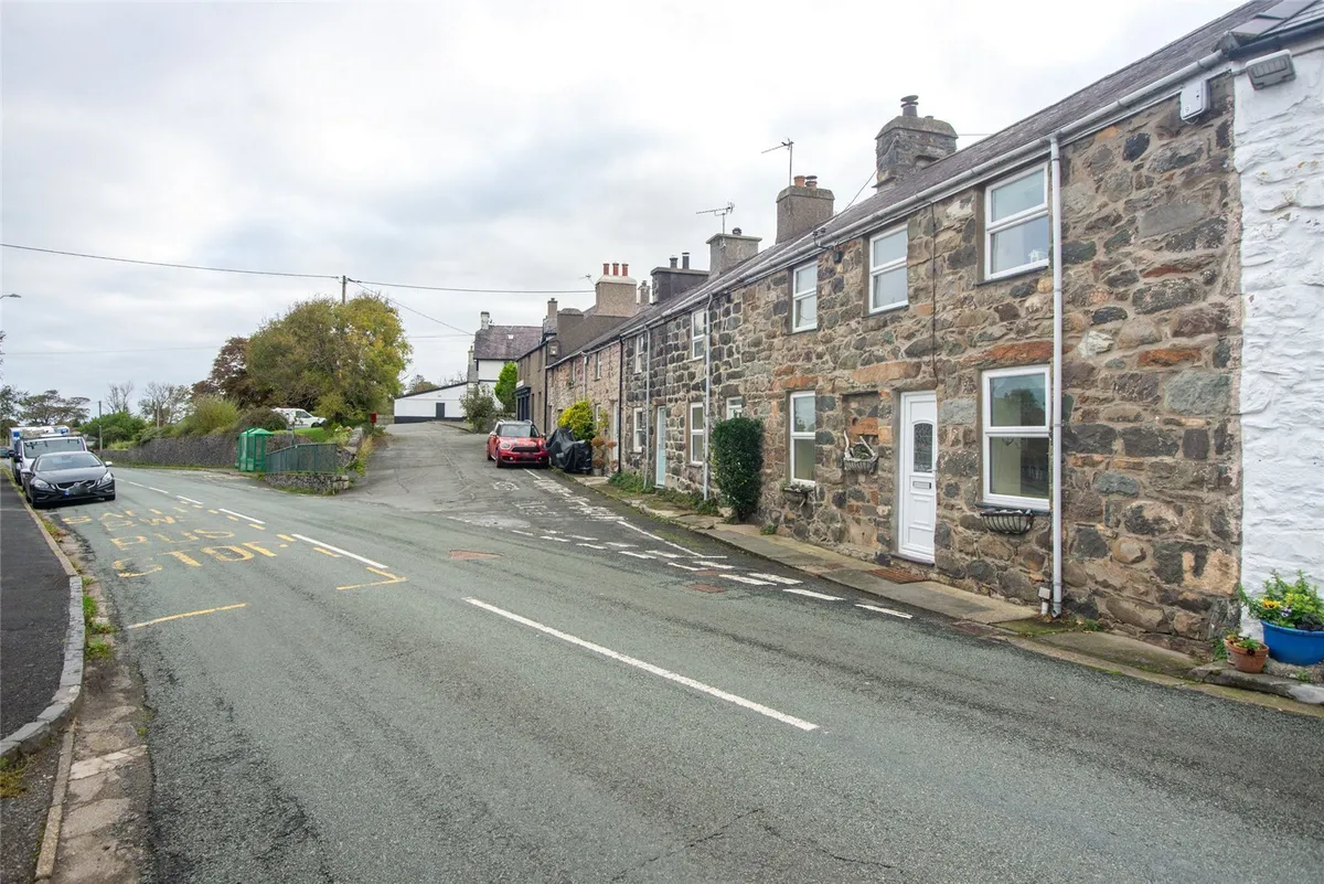Clynnogfawr, Caernarfon, Gwynedd, LL54