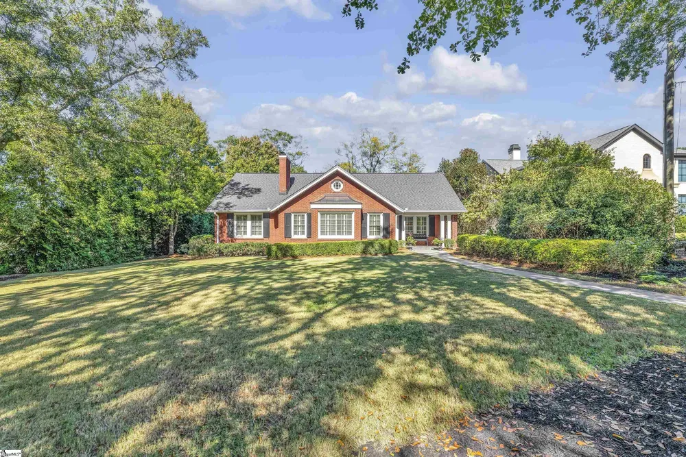 46 W Hillcrest Dr, Greenville, SC 29609