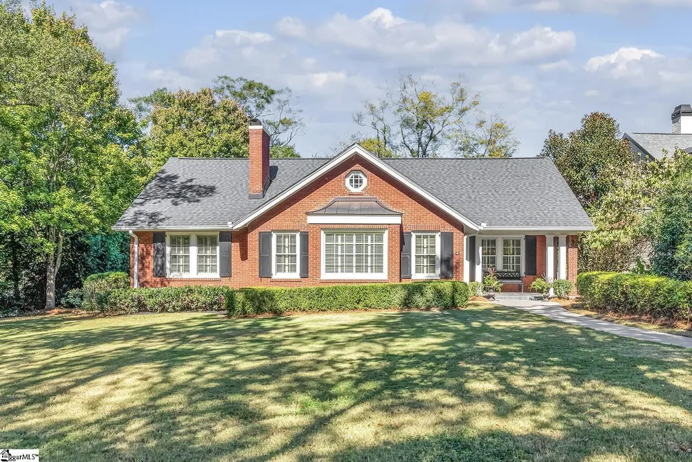 46 W Hillcrest Dr, Greenville, SC 29609