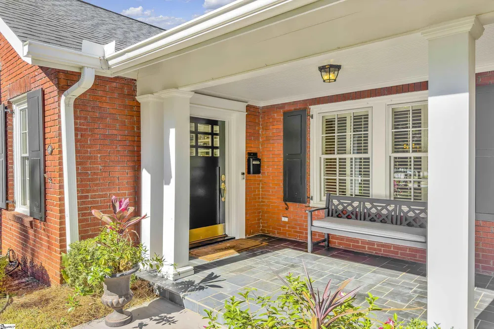 46 W Hillcrest Dr, Greenville, SC 29609