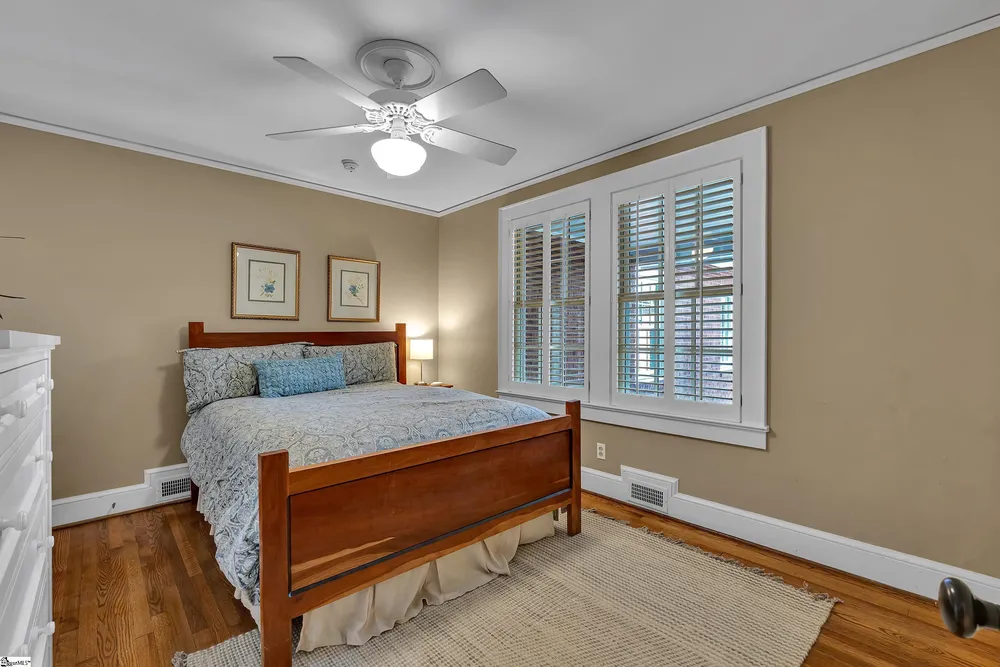46 W Hillcrest Dr, Greenville, SC 29609