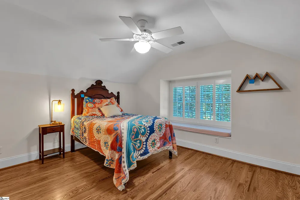 46 W Hillcrest Dr, Greenville, SC 29609