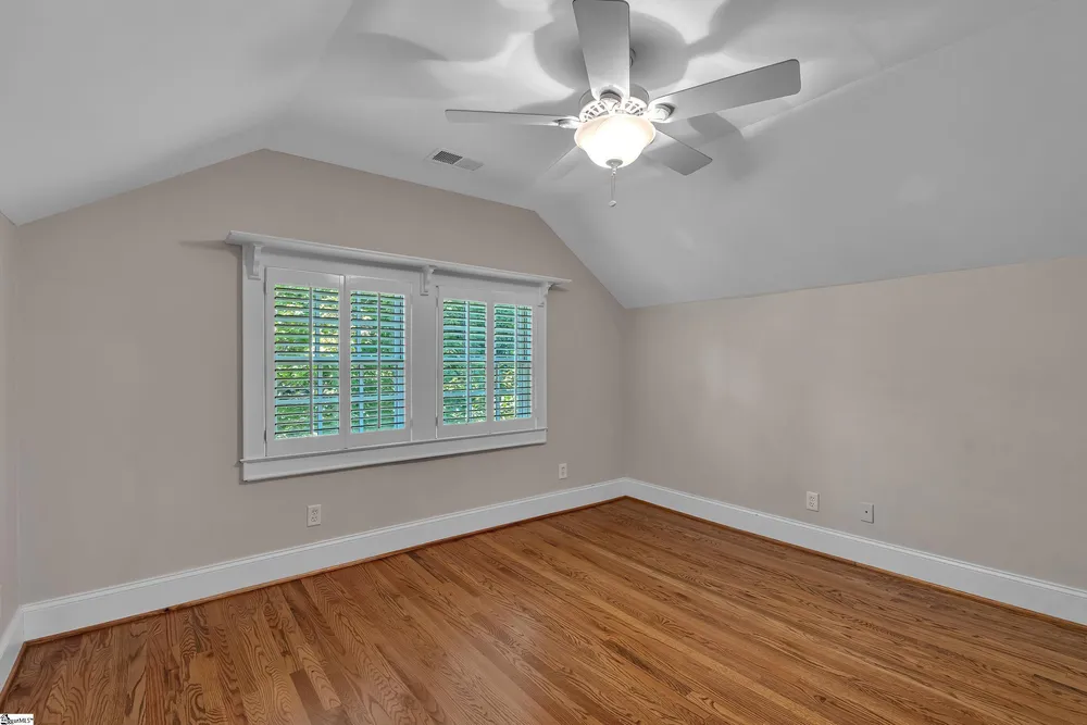 46 W Hillcrest Dr, Greenville, SC 29609