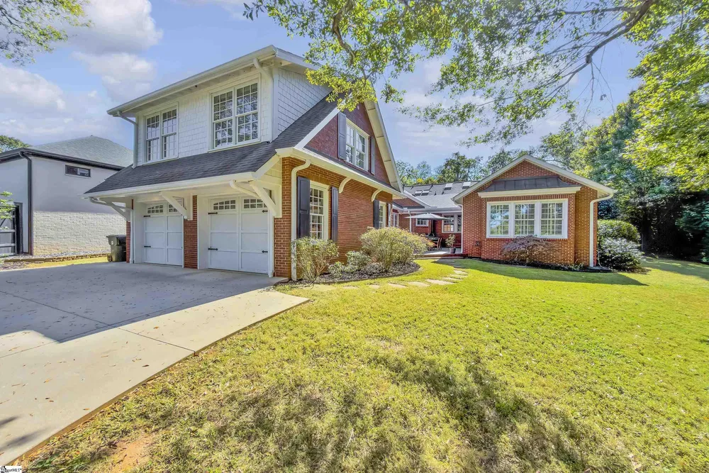 46 W Hillcrest Dr, Greenville, SC 29609