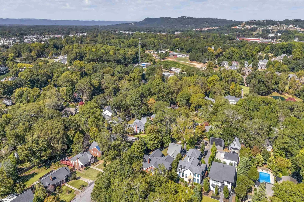 46 W Hillcrest Dr, Greenville, SC 29609