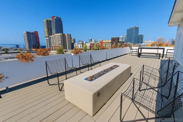 768 17th St, San Diego, CA 92101