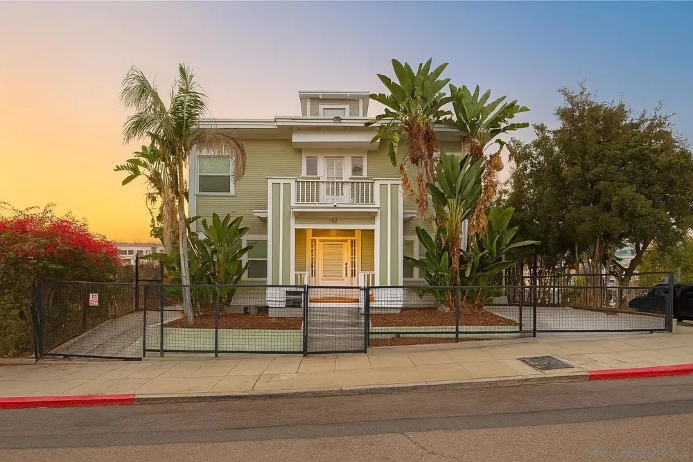 768 17th St, San Diego, CA 92101