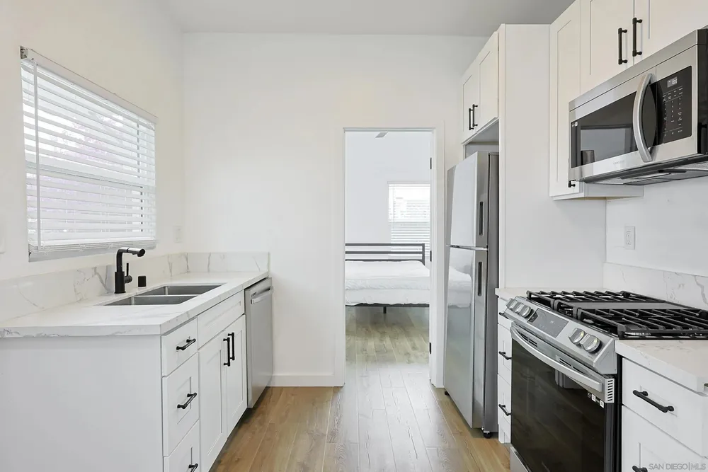 768 17th St, San Diego, CA 92101