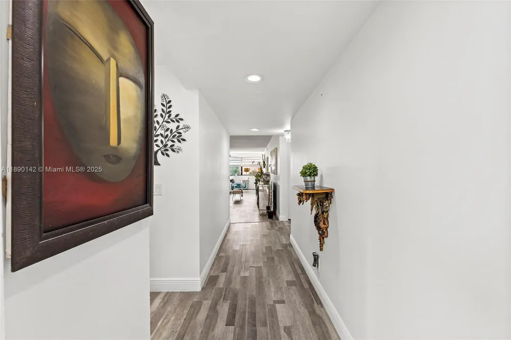 10400 NW 30th Ct, Sunrise, FL 33322
