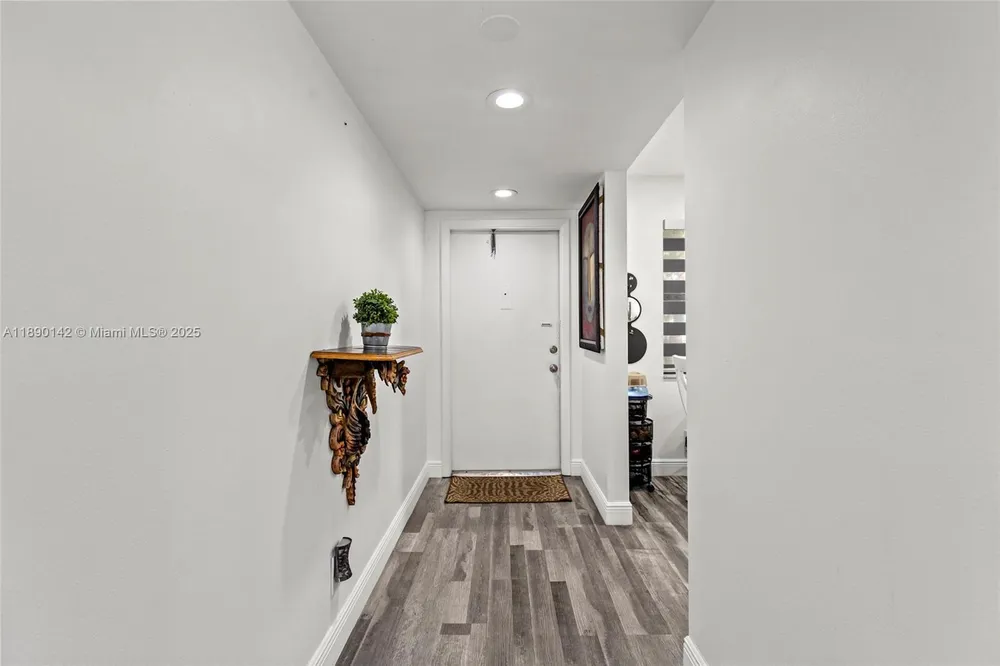10400 NW 30th Ct, Sunrise, FL 33322