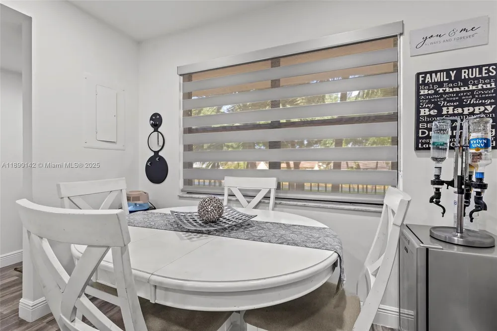10400 NW 30th Ct, Sunrise, FL 33322