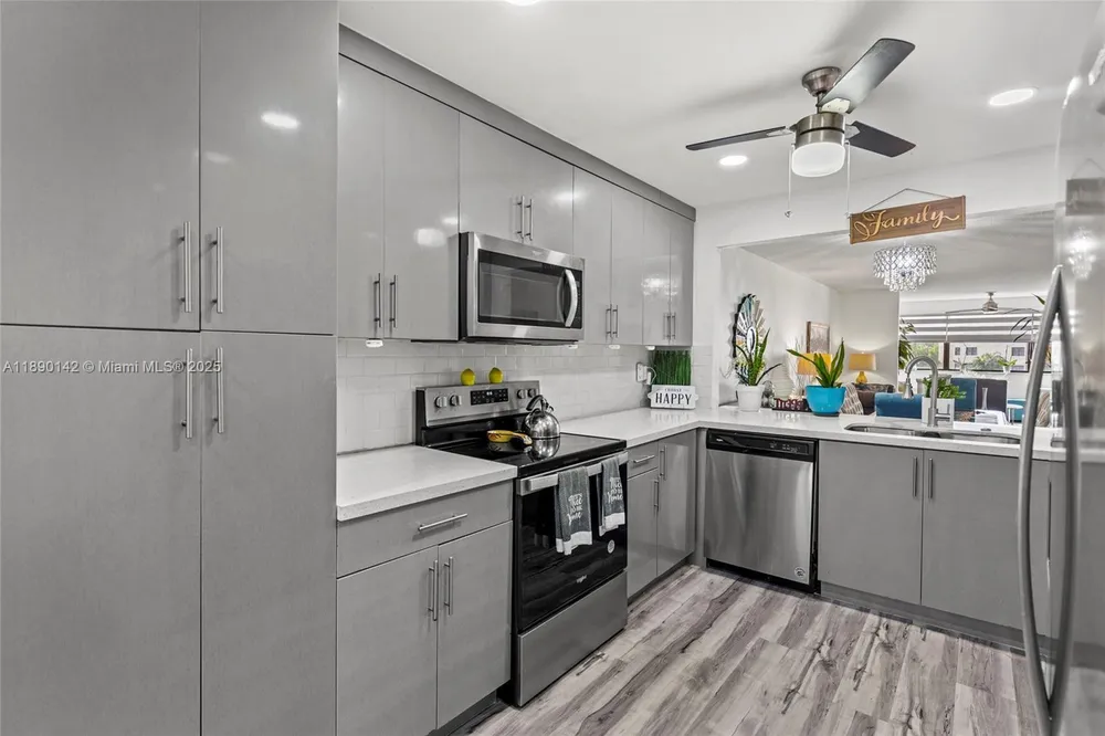 10400 NW 30th Ct, Sunrise, FL 33322