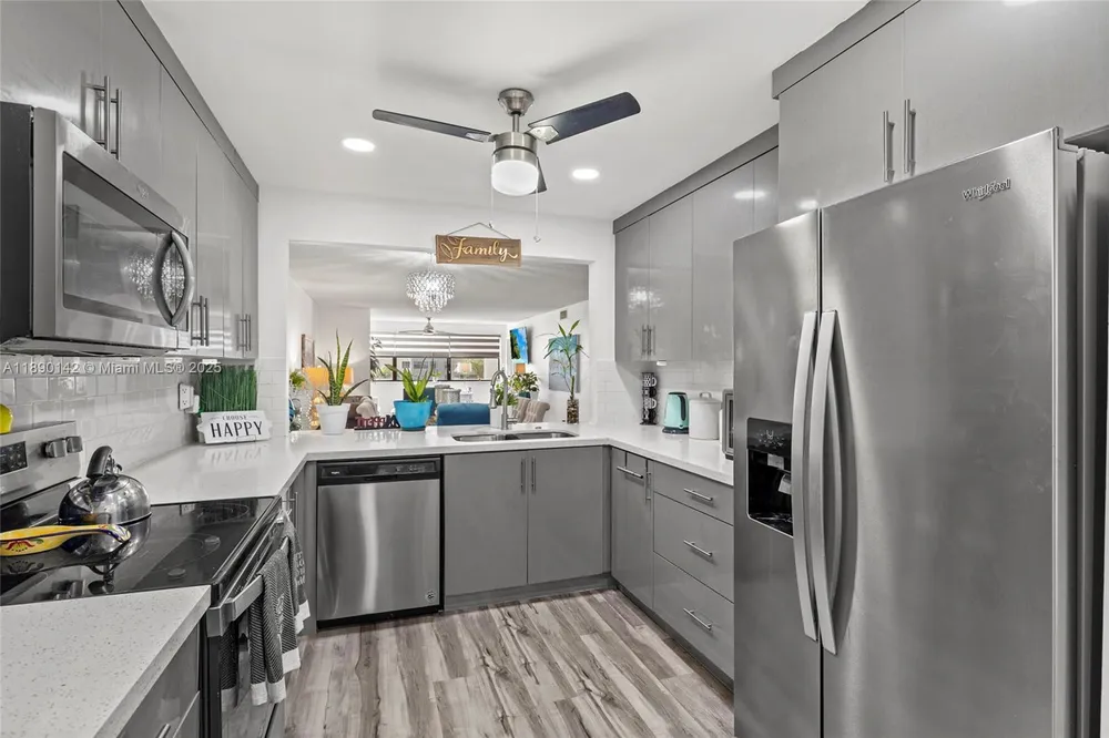 10400 NW 30th Ct, Sunrise, FL 33322