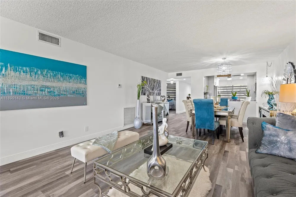 10400 NW 30th Ct, Sunrise, FL 33322