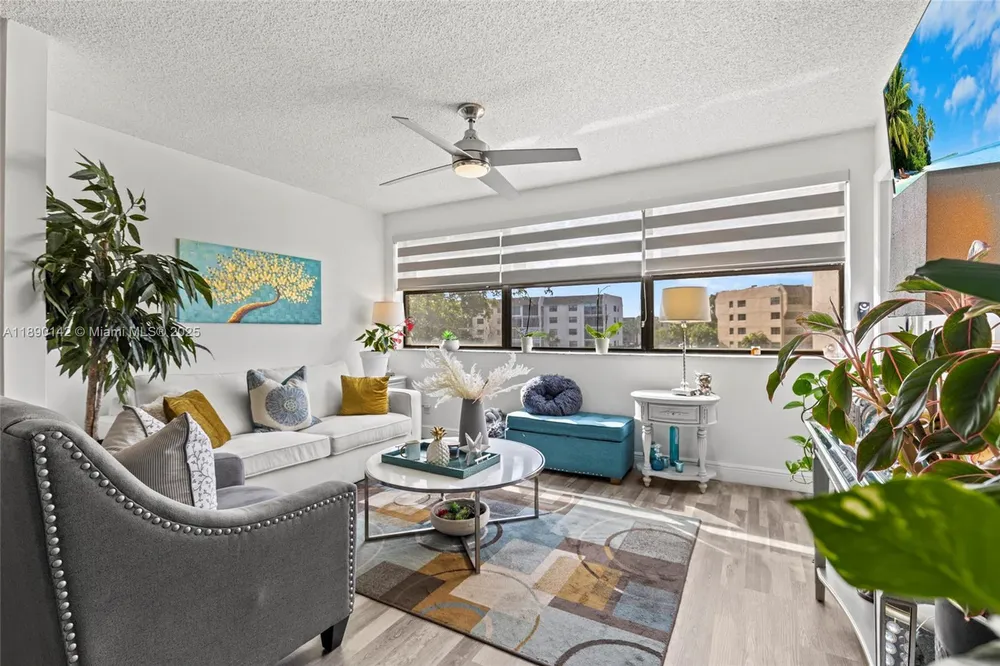 10400 NW 30th Ct, Sunrise, FL 33322