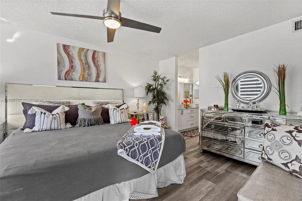 10400 NW 30th Ct, Sunrise, FL 33322