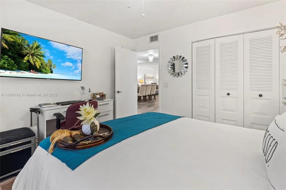 10400 NW 30th Ct, Sunrise, FL 33322