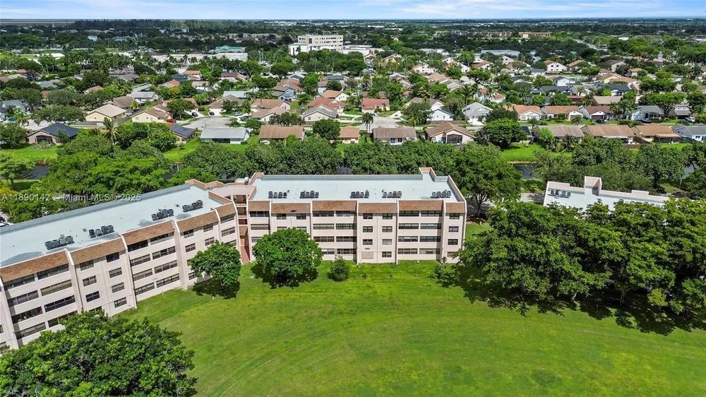 10400 NW 30th Ct, Sunrise, FL 33322