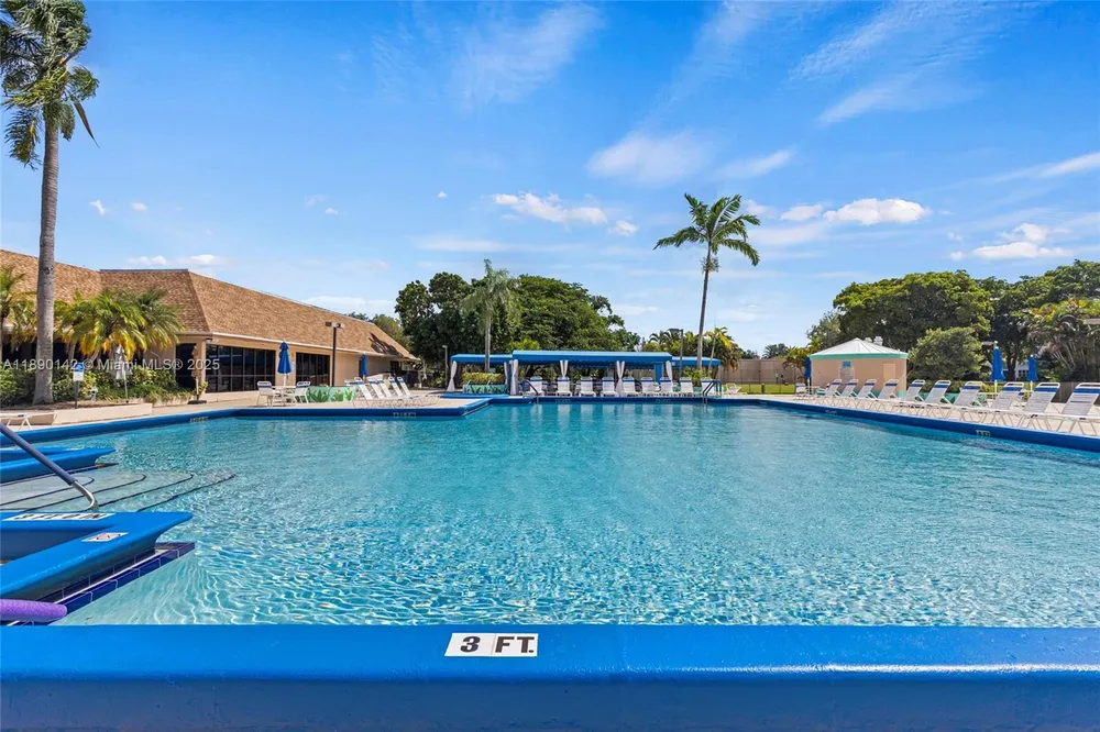 10400 NW 30th Ct, Sunrise, FL 33322