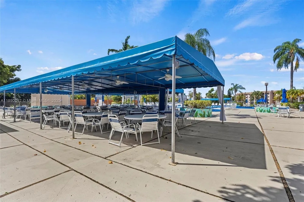 10400 NW 30th Ct, Sunrise, FL 33322