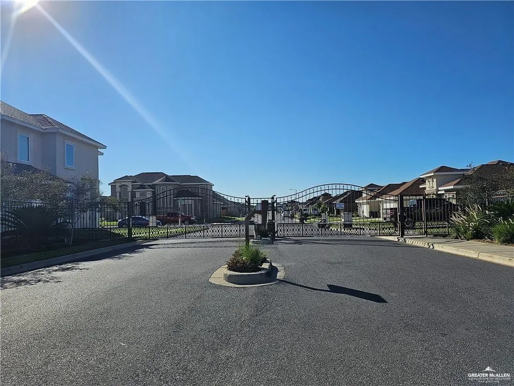 2320 Radiant Ln, Edinburg, TX 78542