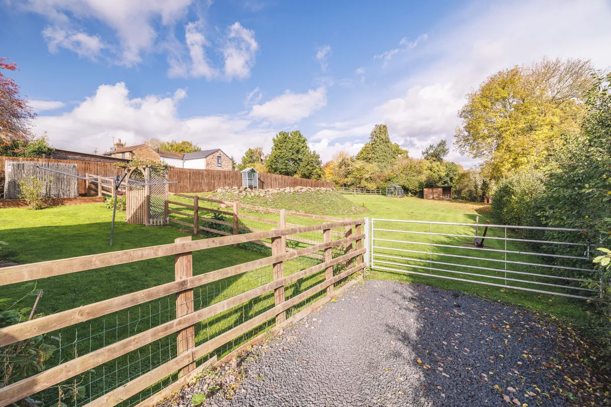 Gorsley, Ross-on-Wye, Herefordshire, HR9