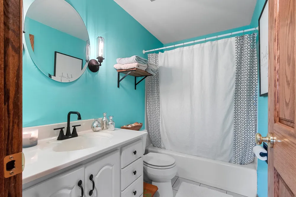 2317 E Serenade Ln, Green Bay, WI 54301