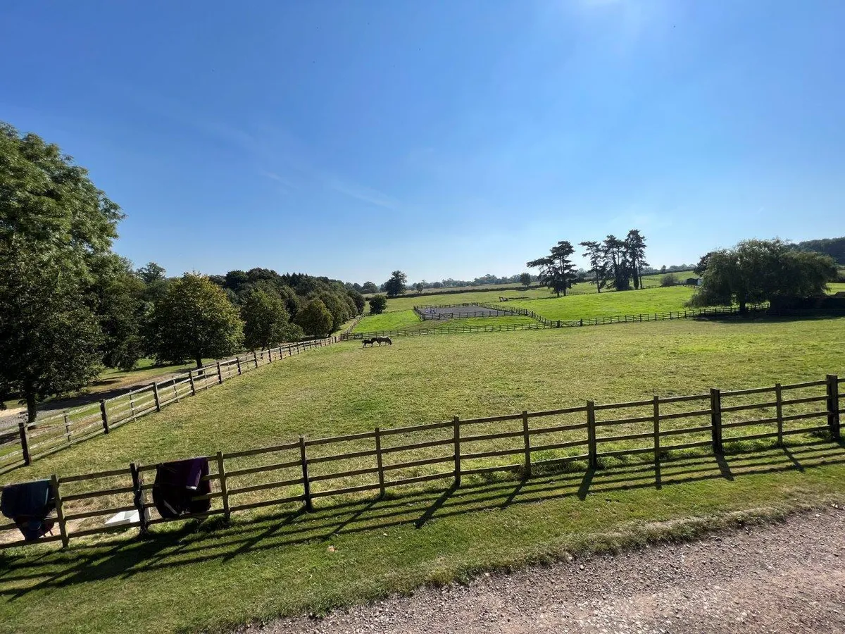 2 STABLE APARTMENTS, BAGGRAVE HALL, HUNGARTON