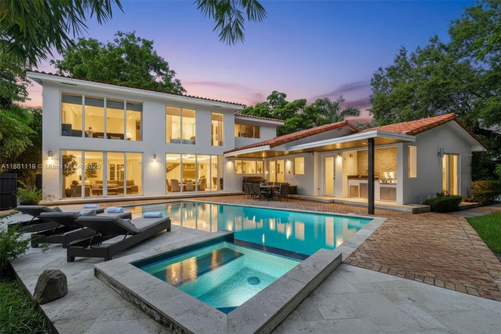 575 Bay Point Rd, Miami, FL 33137