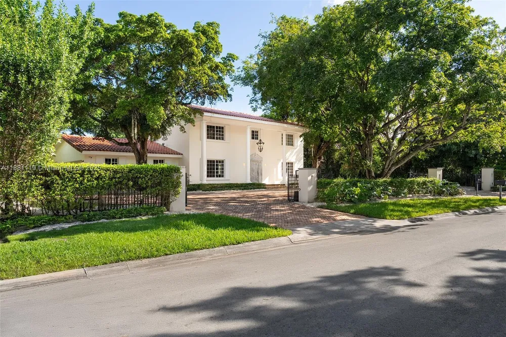 575 Bay Point Rd, Miami, FL 33137