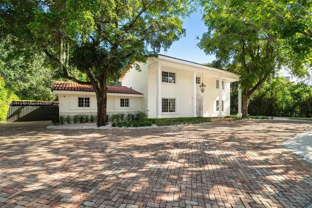 575 Bay Point Rd, Miami, FL 33137