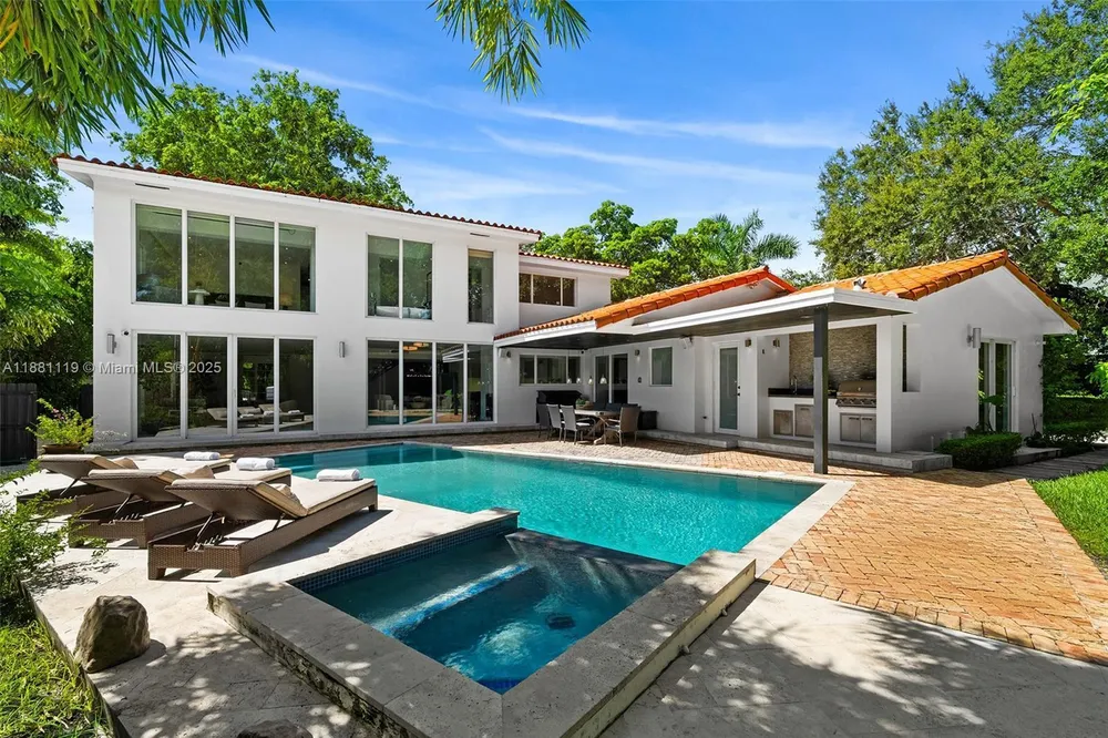 575 Bay Point Rd, Miami, FL 33137