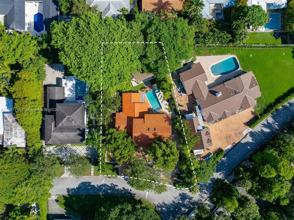 575 Bay Point Rd, Miami, FL 33137