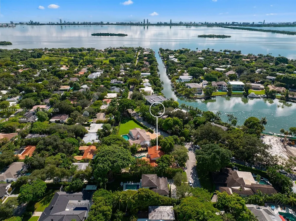 575 Bay Point Rd, Miami, FL 33137