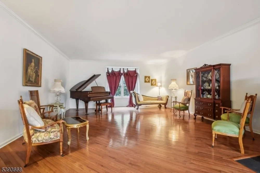 41 Catamaran Ct, Mount Arlington, NJ 07856