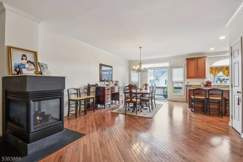 41 Catamaran Ct, Mount Arlington, NJ 07856