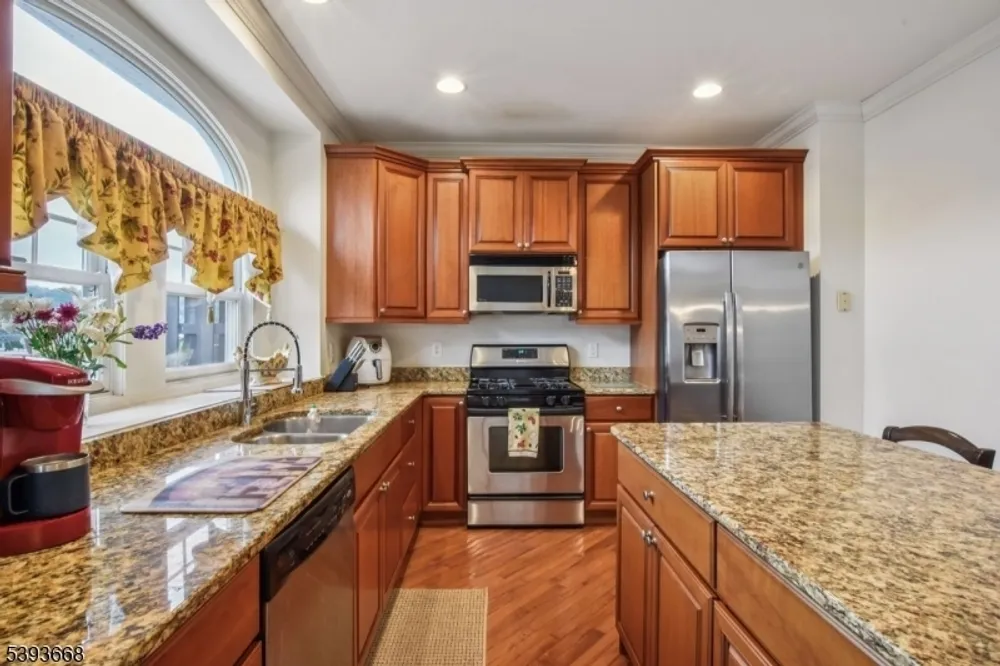 41 Catamaran Ct, Mount Arlington, NJ 07856
