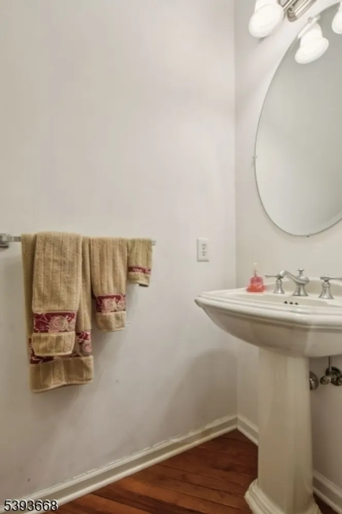 41 Catamaran Ct, Mount Arlington, NJ 07856