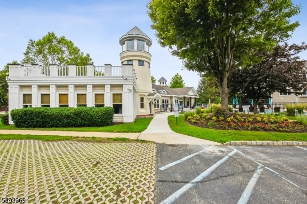 41 Catamaran Ct, Mount Arlington, NJ 07856