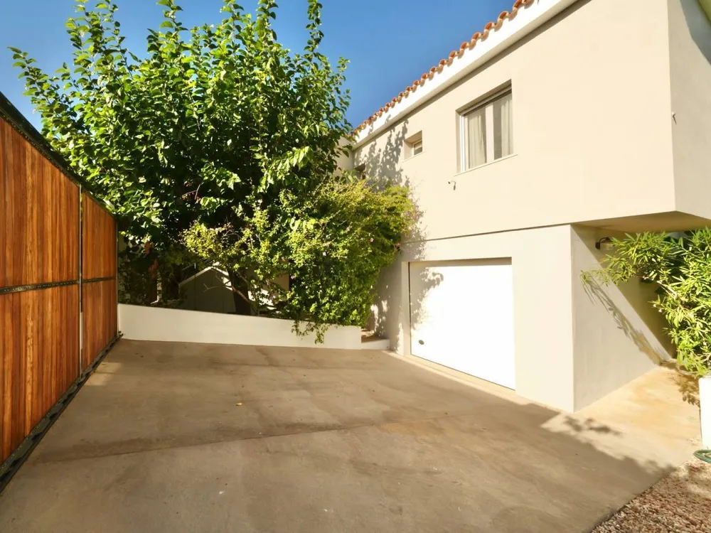 3, Es Castell