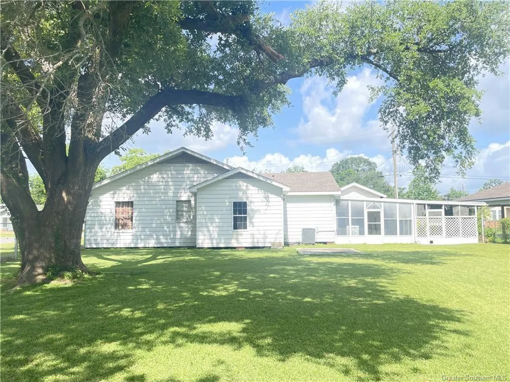 226 Bryan St, Sulphur, LA 70663