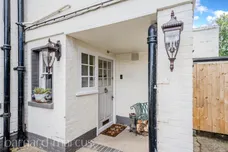 Horsham Road, Mid Holmwood, DORKING