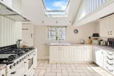 Horsham Road, Mid Holmwood, DORKING
