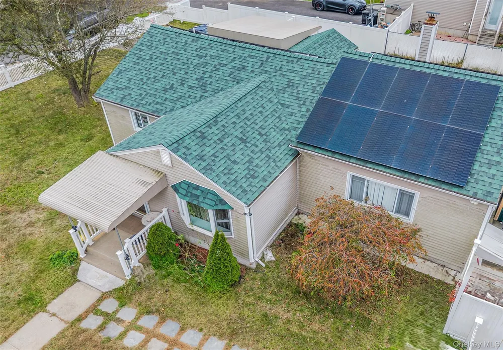 120 Somerset Ave, Mastic, NY 11950