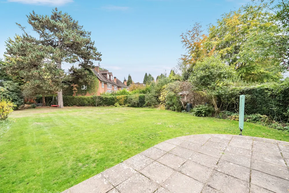 Copsem Drive, Esher, KT10